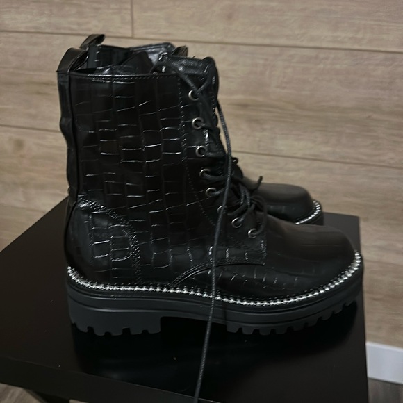 Brand new studded boots - Picture 1 of 3